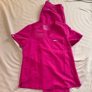 Fig Scrub Set in Limited Edition Ultra Rose